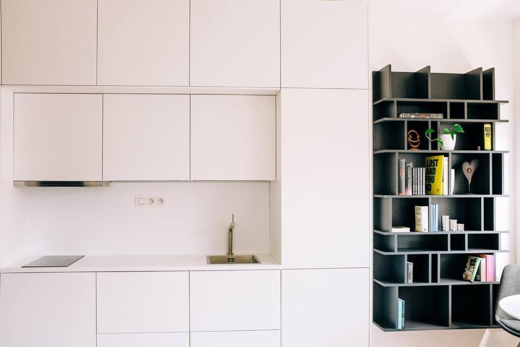 New Studio In Quiet Part Of The City Center Bratislava Buitenkant foto