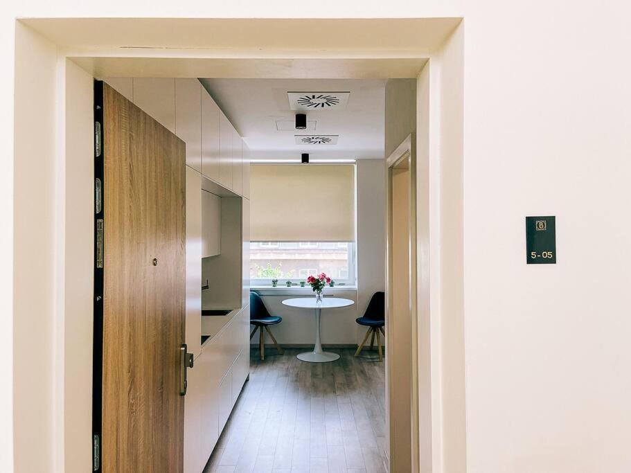 New Studio In Quiet Part Of The City Center Bratislava Buitenkant foto