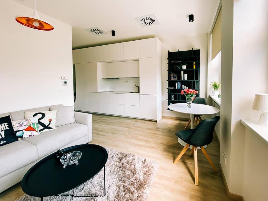 New Studio In Quiet Part Of The City Center Bratislava Buitenkant foto